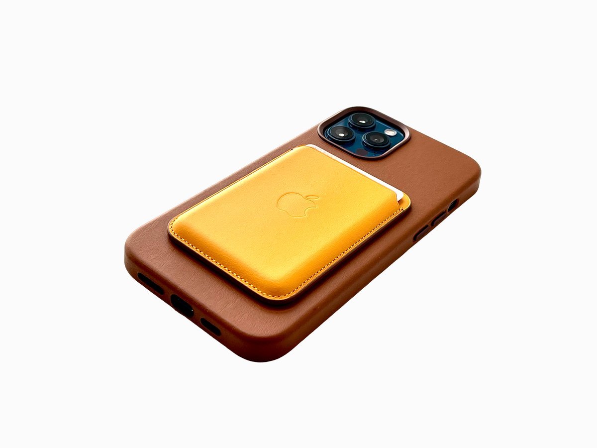 Чехол кожаный на iPhone 13 Pro Max MagSafe Leather Case